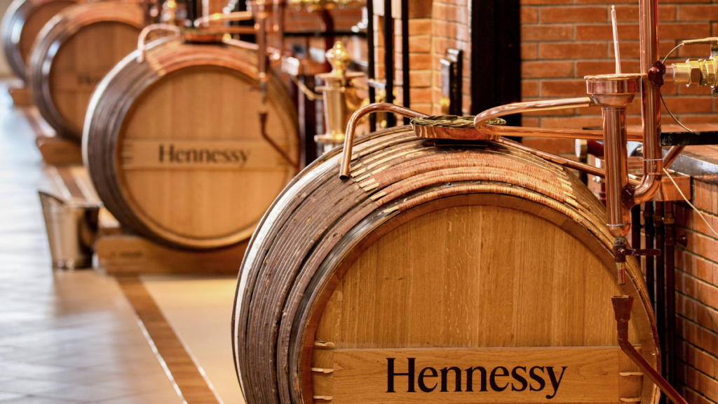 HENNESSY MET LA DISTILLATION À L’HONNEUR ENTRE PATRIMOINE ET INNOVATION (COMMUNIQUÉ)