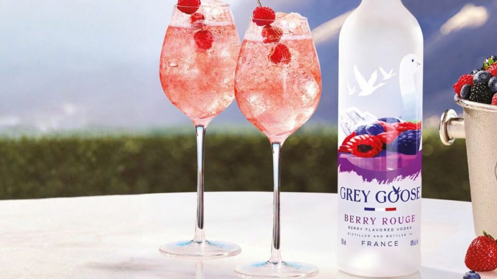 GREY GOOSE® BERRY ROUGE FAIT FLEURIR L’ART DE VIVRE À LA FRANÇAISE AVEC SON NOUVEAU LIEU ÉPHÉMÈRE : LE JARDIN BERRY ROUGE. (COMMUNIQUÉ)