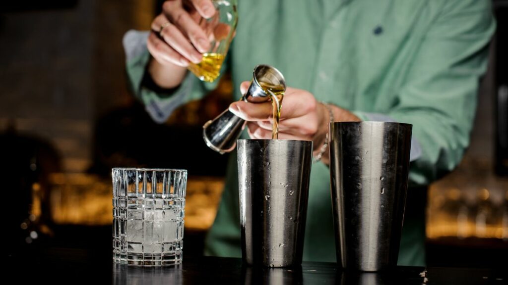 DU 5 AU 8 OCTOBRE : EPREUVES FINALES UN DES MEILLEURS OUVRIERS DE FRANCE CLASSE BARMAN, BARMAID À LILLE (COMMUNIQUÉ)